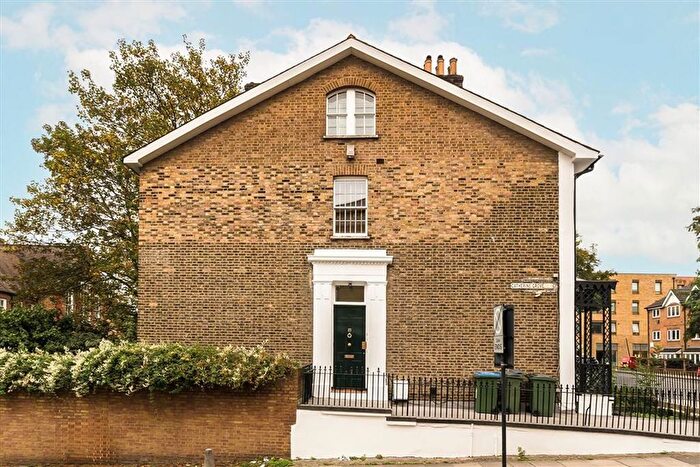 3 Bedroom Flat For Sale In Blackheath Road, Greenwich, SE10