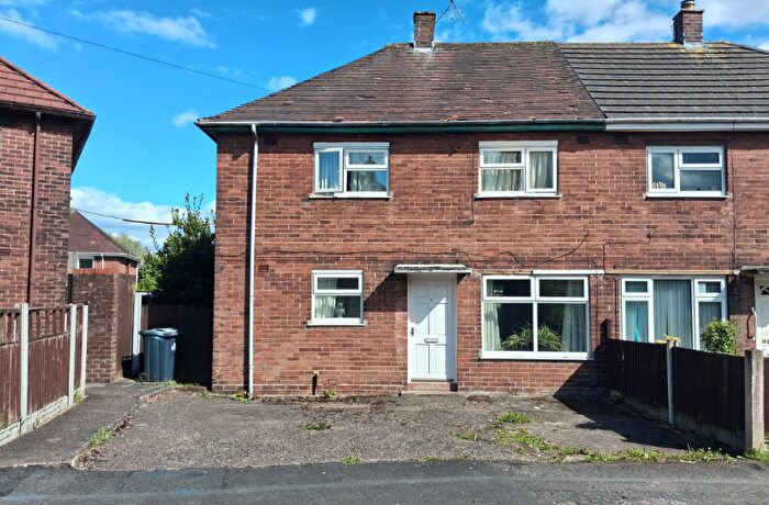 3 Bedroom Semi-Detached House For Sale In Linwood Way, Stoke-On-Trent, ST6