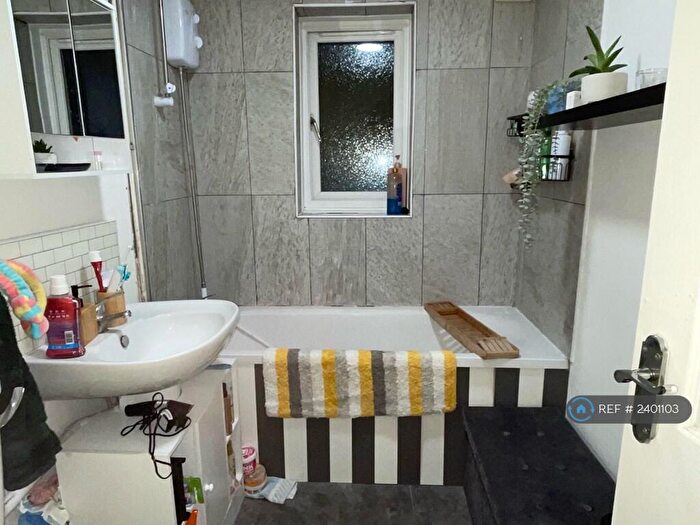 1 Bedroom Flat To Rent In Duncombe Court, Purfleet, RM19