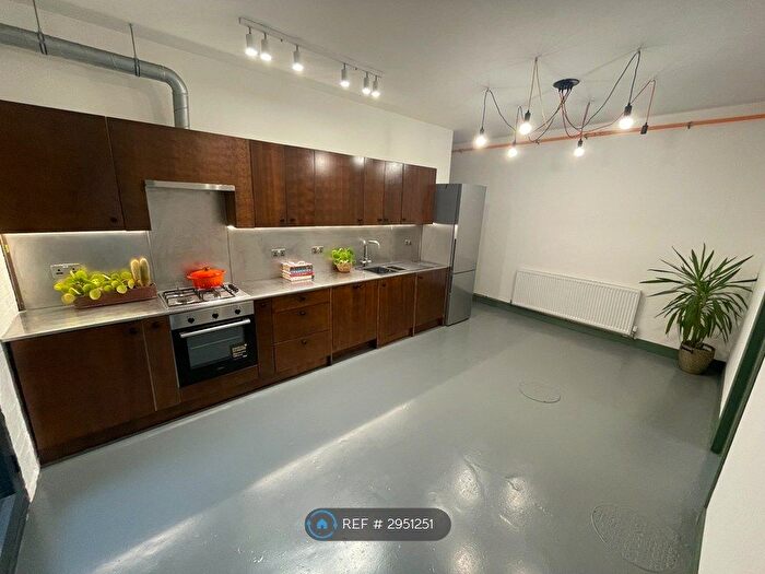 4 Bedroom Flat To Rent In Enterprise House, London, E9
