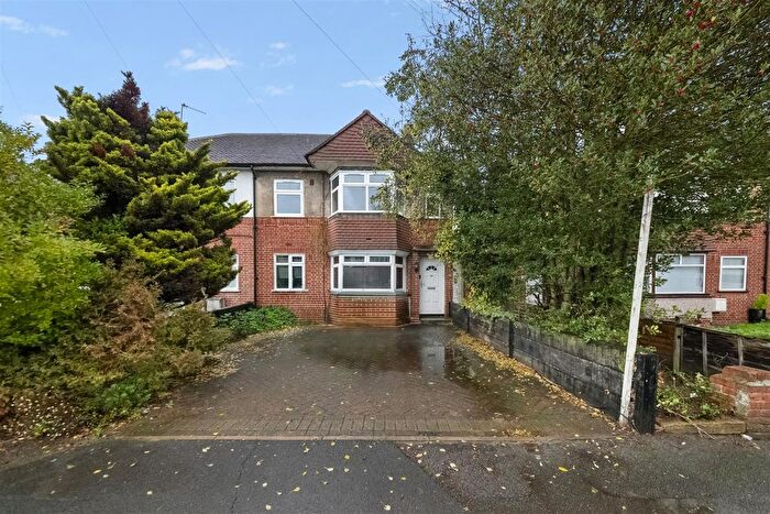 2 Bedroom Maisonette For Sale In Stratford Road, Hayes, UB4