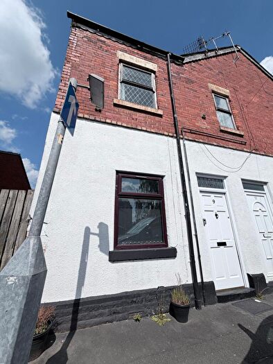 3 Bedroom Flat To Rent In Lime Street, Dukinfield, SK16