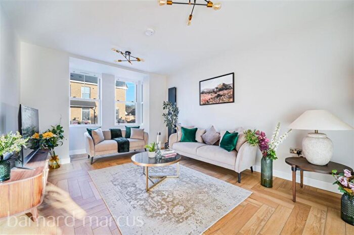 3 Bedroom Semi-Detached House To Rent In Firsby Avenue, Croydon, CR0