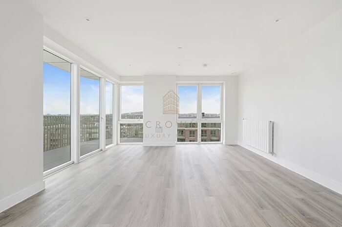 3 Bedroom Flat To Rent In Cairncross House - Th Floor, Kidbrooke Village, SE3