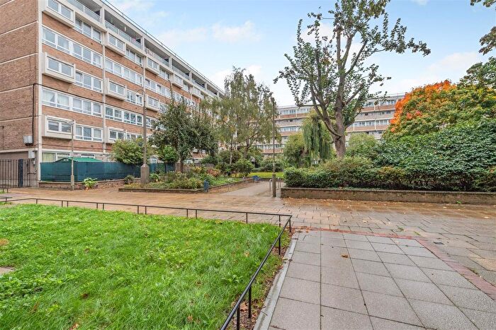 3 Bedroom Flat For Sale In Yelverton Road, London, SW11
