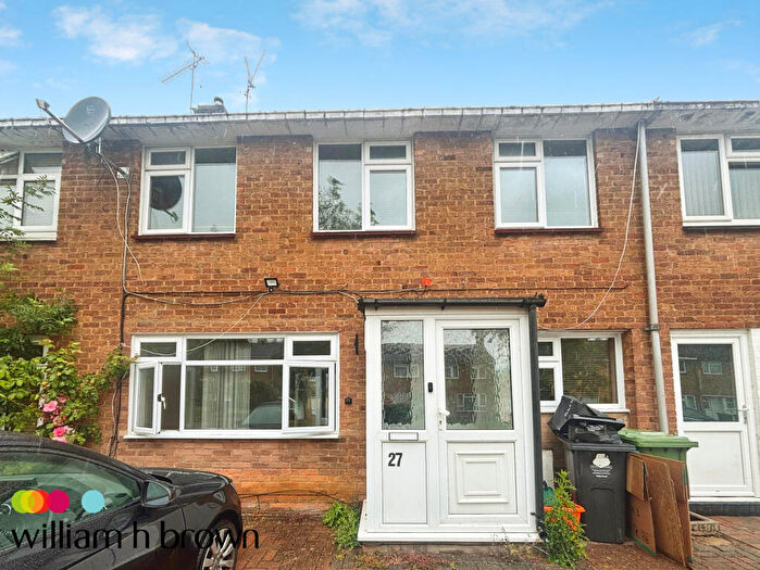 3 Bedroom House To Rent In Latchetts Shaw, Basildon, SS16