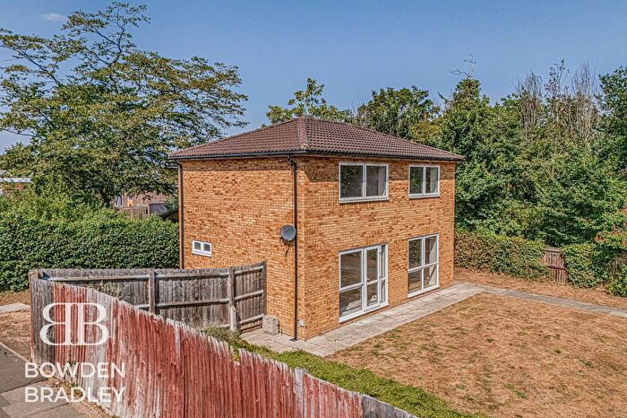 3 Bedroom Detached House To Rent In Harewood Drive, Clayhall, IG5