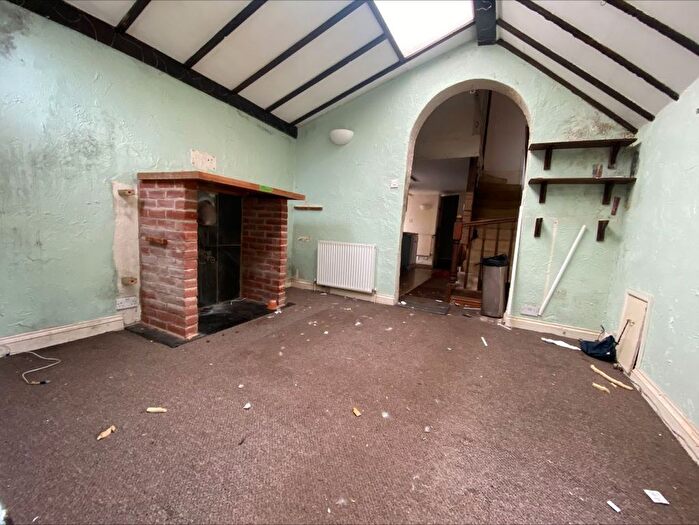 2 Bedroom Flat For Sale In Lotus, Snodwell Farm, Post Lane, Cotleigh, Honiton, Devon, EX14