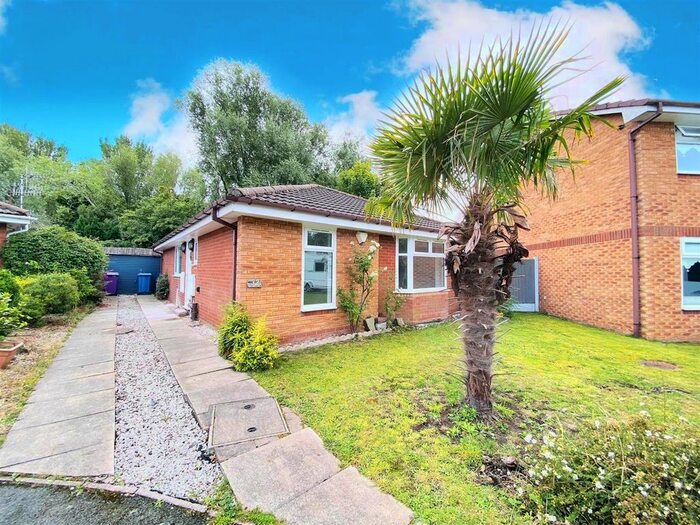 3 Bedroom Bungalow To Rent In Cottonwood, L17