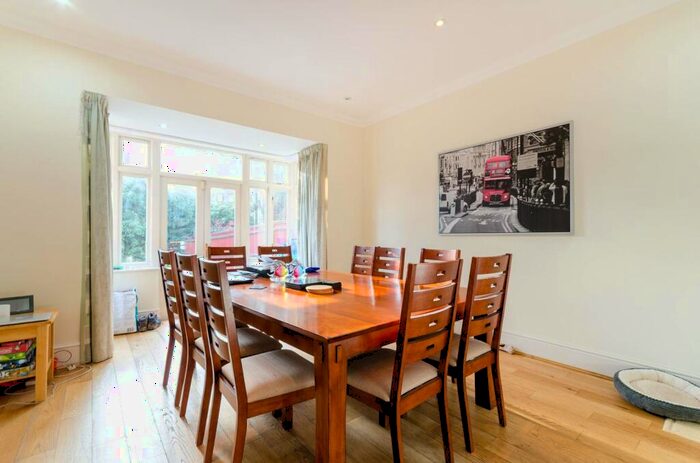 4 Bedroom Semi-Detached House To Rent In St Andrews Square, Surbiton, KT6