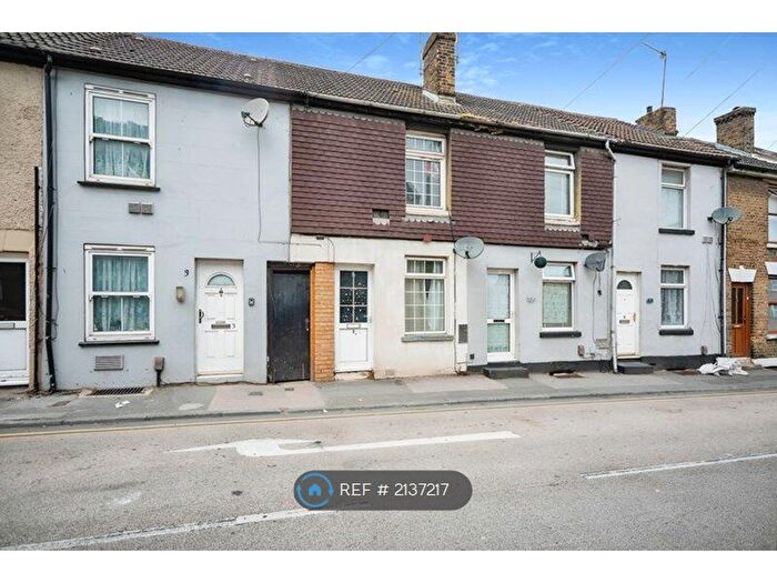 3 Bedroom Terraced House To Rent In Victoria Street, Gillingham, ME7