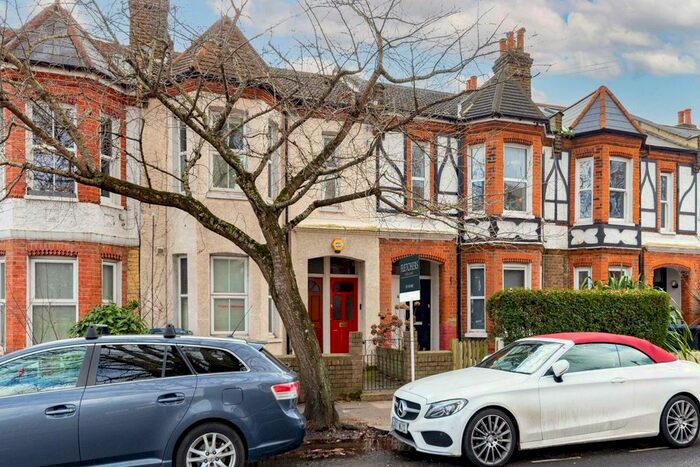 2 Bedroom Flat To Rent In Southfield Road, London, W4