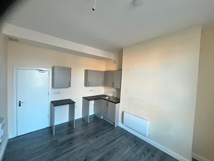 1 Bedroom Flat To Rent In Church Street, Gornal Wood, Dudley, DY3