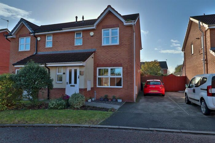 3 Bedroom Semi-Detached House To Rent In Norley Close, Warrington, WA5