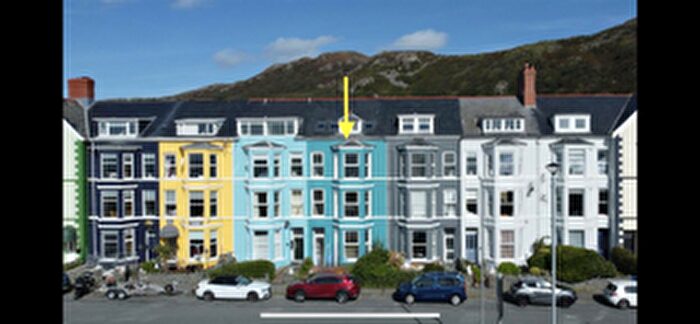 1 Bedroom Flat To Rent In Marine Parade, Barmouth, LL42