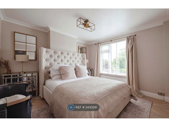 4 Bedroom Semi-Detached House To Rent In Pettits Lane, Romford, RM1