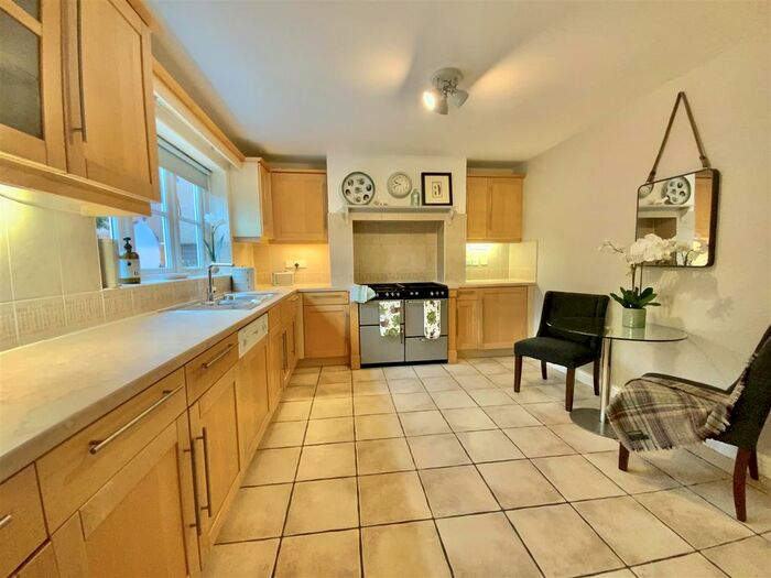 5 Bedroom Detached House For Sale In Norman Crescent, Middleton, Milton