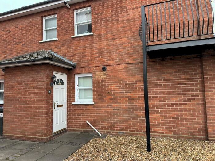 2 Bedroom Flat To Rent In St Elmo Court, London Road, Hitchin, SG4