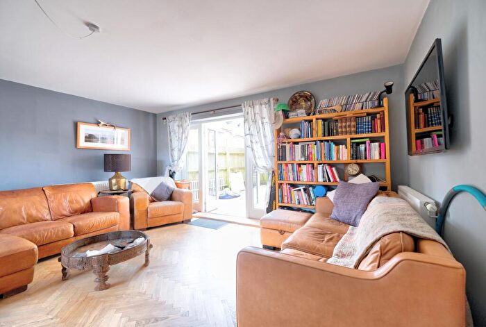 3 Bedroom Link Detached House For Sale In St. Mary's, Wantage, OX12