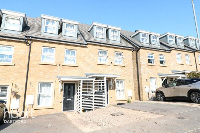 5 Bedroom Semi-Detached House To Rent In Dale Street, Dartford, DA1