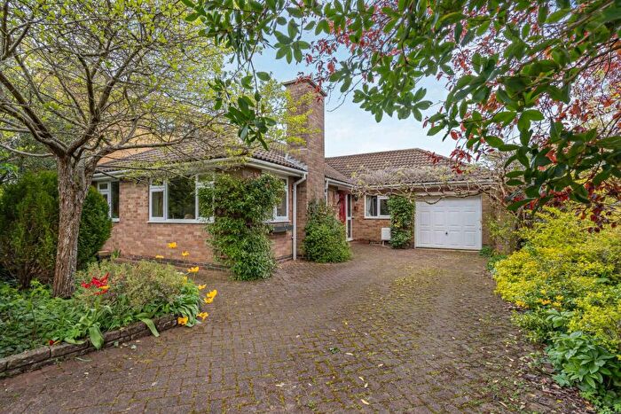 3 Bedroom Detached House For Sale In Divers Close, Alton, Hampshire, Hampshire, GU34