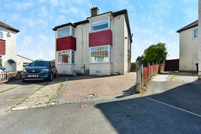 2 Bedroom Semi-Detached House For Sale In Chatsworth Park Rise, Sheffield, South Yorkshire, S12