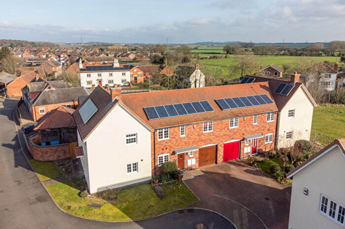 4 Bedroom Mews For Sale In St Lawrence Close, Gotham, NG11