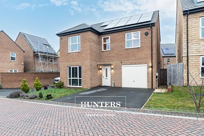 4 Bedroom Detached House For Sale In Arnall Street, Castleford, West Yorkshire, WF10