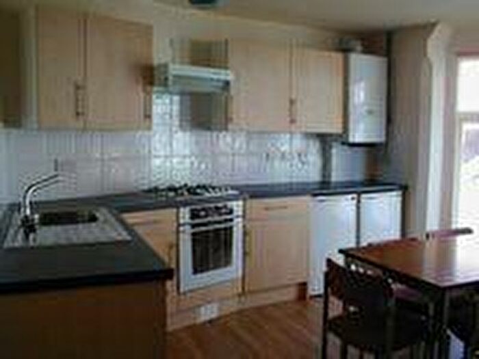 8 Bedroom End Of Terrace House To Rent In **£Pppw**Midland Avenue, Lenton, Nottingham, NG7