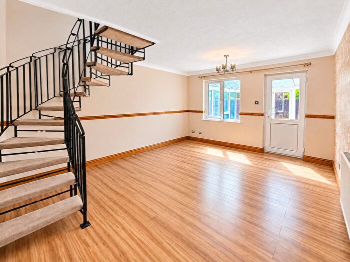 2 Bedroom Terraced House To Rent In London, E6