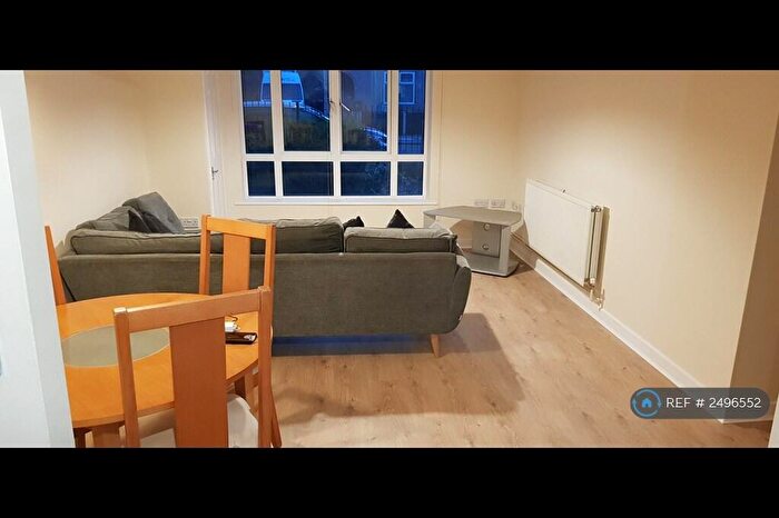 2 Bedroom Flat To Rent In Gale Street, Dagenham, RM9