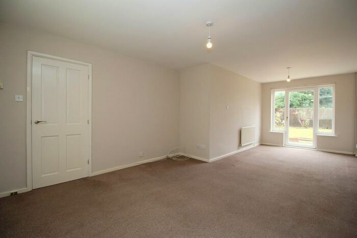 3 Bedroom Semi-Detached House To Rent In Wilmington Court, Loughborough, LE11