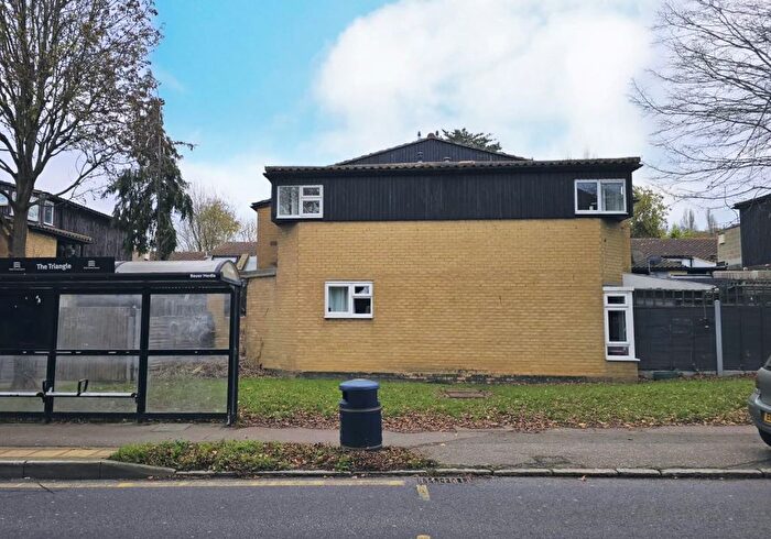 2 Bedroom Flat For Sale In Kiln Shaw, Langdon Hills, Basildon, Essex, SS16
