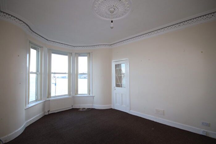 2 Bedroom Flat For Sale In Fl/, Argyle Street, Rothesay, PA20