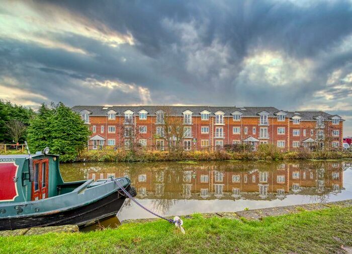 2 Bedroom Flat To Rent In The Quays Burscough, Ormskirk, L40