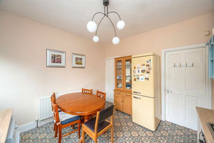 3 Bedroom Terraced House For Sale In Victor Street, Sheffield, S6