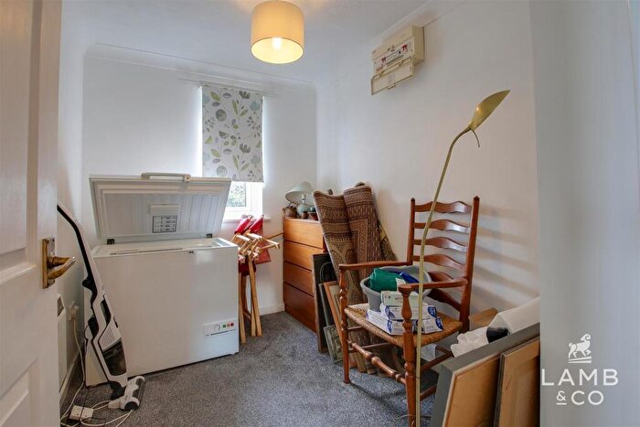 2 Bedroom Flat For Sale In Connaught Gardens East, Clacton-On-Sea, CO15