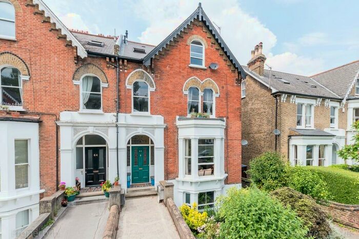 2 Bedroom Flat To Rent In Marmora Road London, SE22