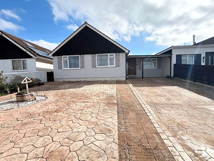 3 Bedroom Bungalow For Sale In The Roundway, Kingskerswell, TQ12