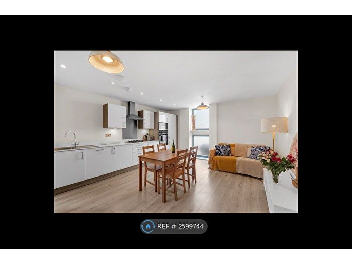 2 Bedroom Flat To Rent In Worple Road, London, SW19