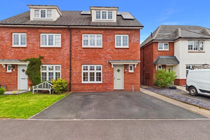 4 Bedroom Semi-Detached House To Rent In Dragoon Drive, Huntington, CH3