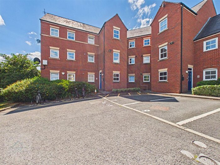 2 Bedroom Flat To Rent In Webbs Court, Northwich, CW9