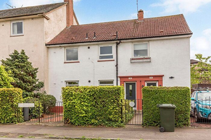 2 Bedroom Flat For Sale In Dinmont Drive, Edinburgh, EH16