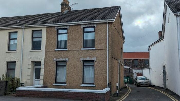 4 Bedroom End Of Terrace House To Rent In Pembrey Road, Llanelli, SA15