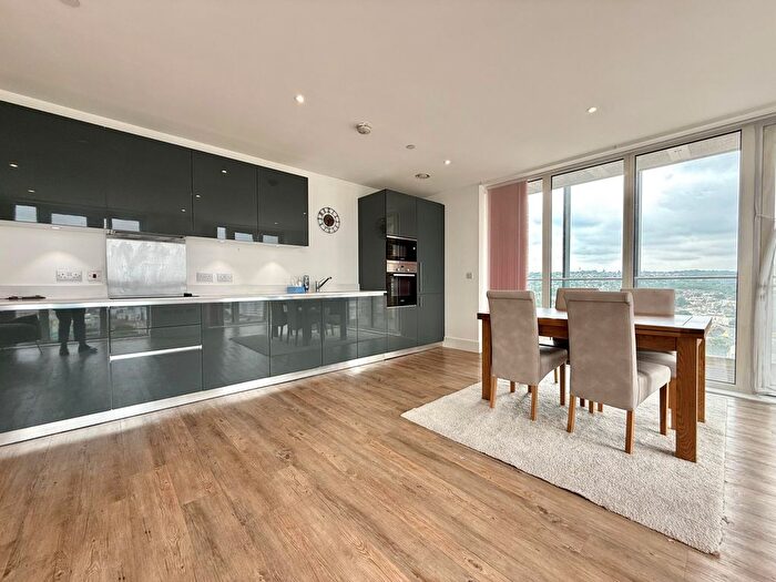3 Bedroom Flat To Rent In Compton House, Victory Parade, Plumstead Road, Woolwich, London, SE18