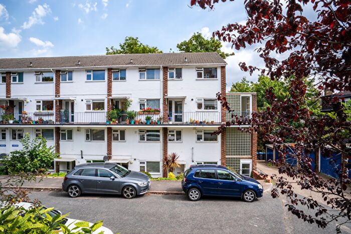 2 Bedroom Flat To Rent In Anerley Grove, London, SE19