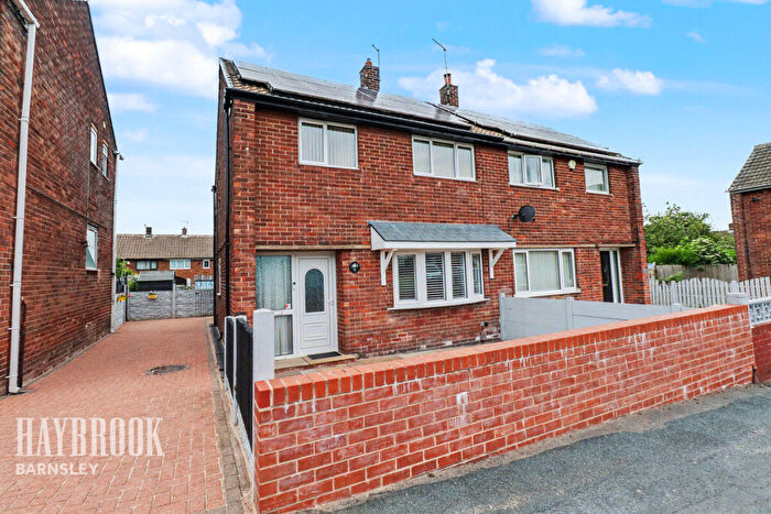 3 Bedroom Semi-Detached House For Sale In Furness Dene, Monk Bretton, S71