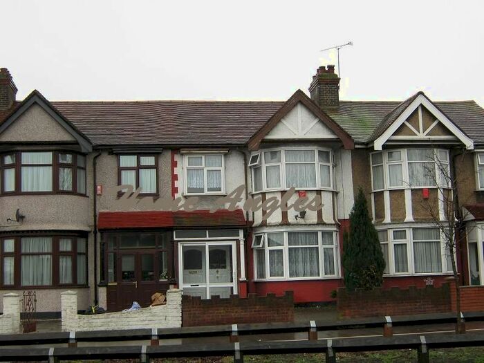 3 Bedroom Terraced House To Rent In Woodford Avenue, Ilford, IG4