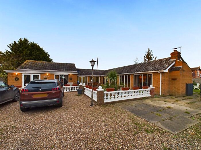 5 Bedroom Detached Bungalow For Sale In Station Road, Theddlethorpe, Mablethorpe, LN12