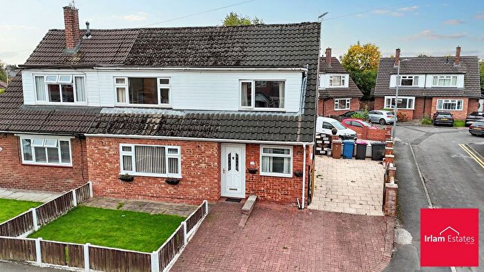 4 Bedroom Semi-detached House For Sale In Somerset Close, Cadishead, M44